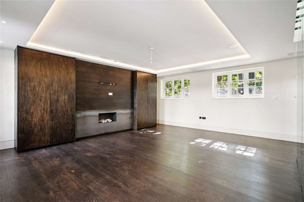 Three bedroom mews house moments from Knightsbridge - Photo 1