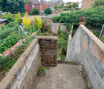 3 bedroom terraced house to rent - Photo 4