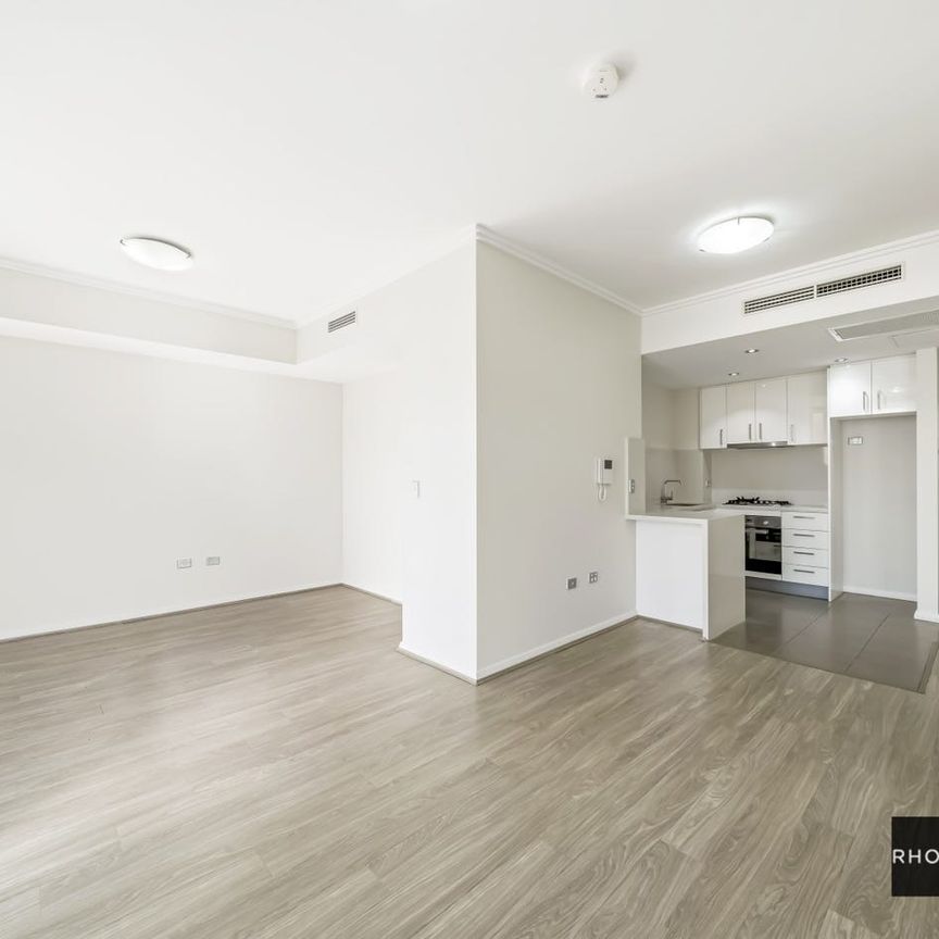 Stunning Studio with Park Views! - Photo 1
