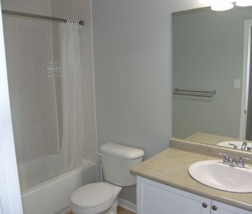 For Lease - 102 Aspen Springs Drive Unit# 305, Clarington, Ontario - Photo 5