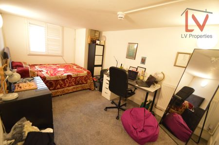 Burchett Grove - Photo 3