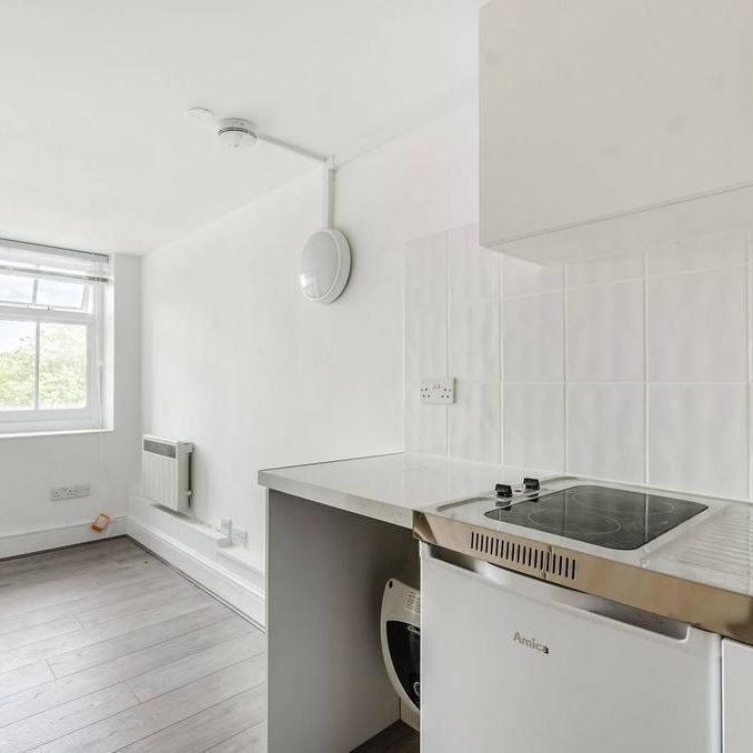 Studio to rent - Photo 1