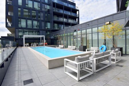 For Lease - 3200 Dakota Common Unit# B1006, Burlington, Ontario - Photo 3