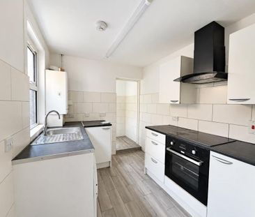 3 bedroom terraced house to rent - Photo 6