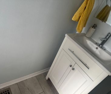 For Lease - 14 Blacksmith Lane, Whitby, Ontario - Photo 2