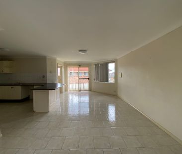 Nice Size Villa - Photo 3