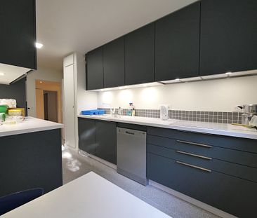 Appartement - 4 pièces - 115 m² - Suresnes - Photo 3