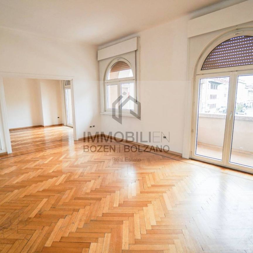 Appartamento piazza Domenicani 1, Centro, Bolzano - Photo 1
