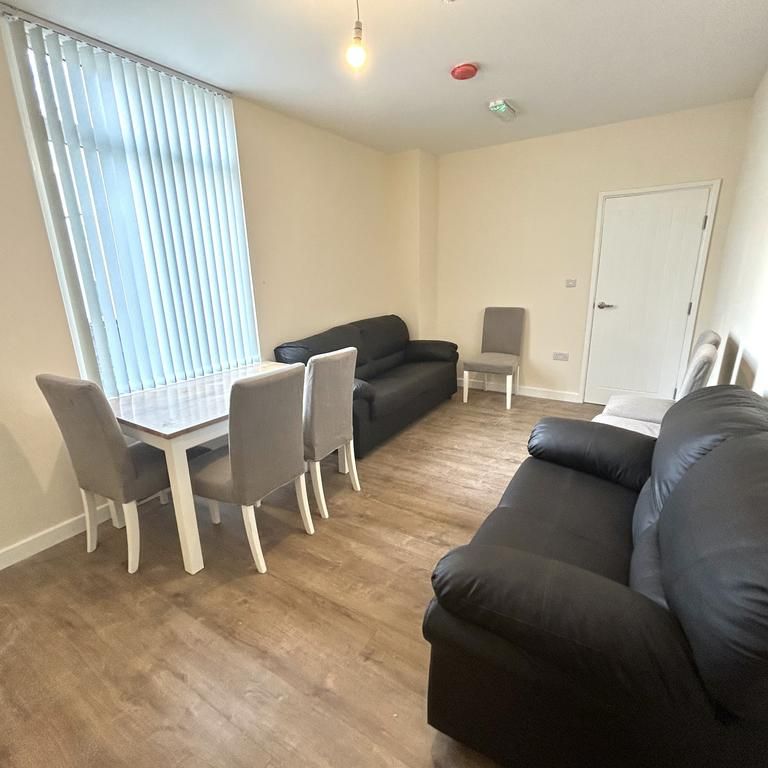 1 bedroom in a house share to rent - Photo 1