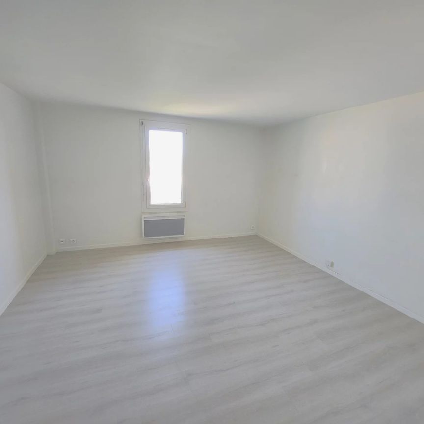 Location Appartement 2 pièces 31m² AIX EN PROVENCE 90ème - Photo 1