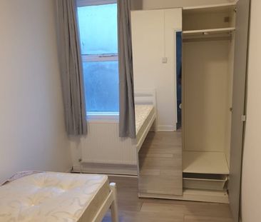 Room in a Shared House, Brigstocke Road, BS2 - Photo 4
