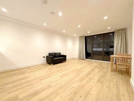 Farnborough Road, Farnborough, Surrey, GU14 - Photo 2