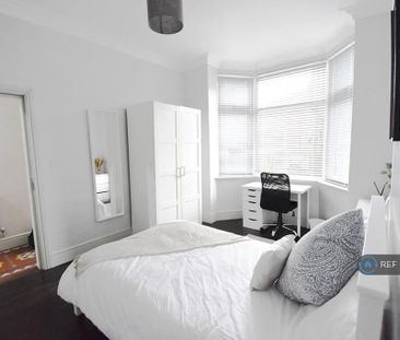 1 bedroom in a house share to rent - Photo 3