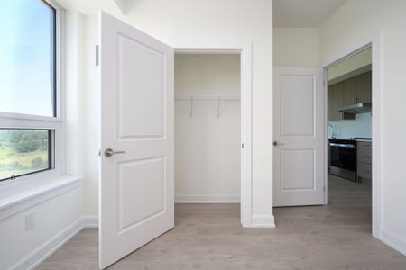 For Lease - 3220 William Coltson Avenue Unit# 813, Oakville, Ontario - Photo 5