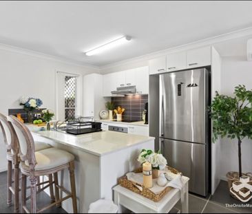 3 Bedroom townhouse- available now!! - Photo 4