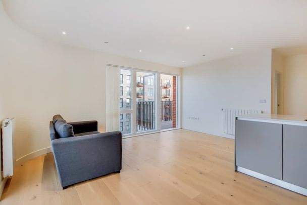 No 1 Street London SE18 - Photo 1