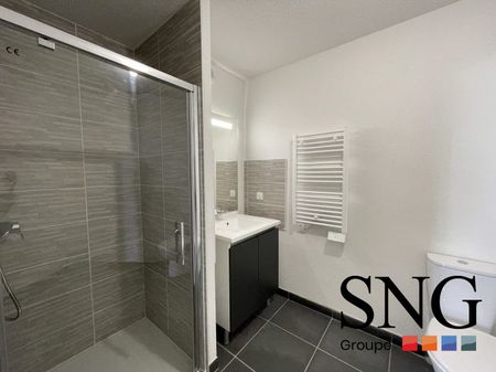 T2 AVEC JARDIN, TERRASSE ET PARKING - Photo 2