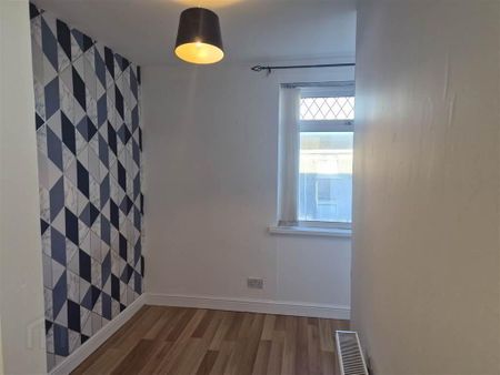 97 Ballyhalbert Gardens, Bangor, BT19 1SE - Photo 4