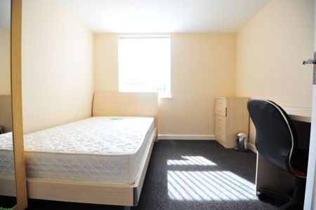 5 bedroom terraced house to rent - Photo 2