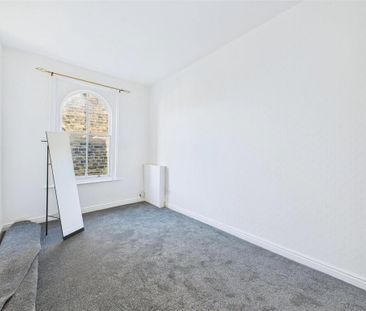 3 bedroom flat to rent - Photo 3