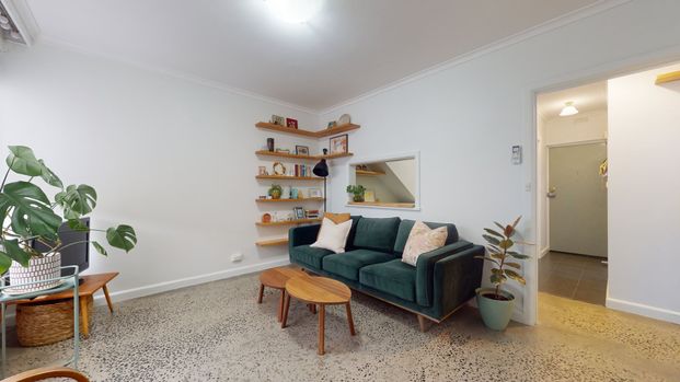 Renovated delight! - Photo 1