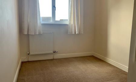 Charles Melrose Close, Bury St. Edmunds, Mildenhall - Photo 3