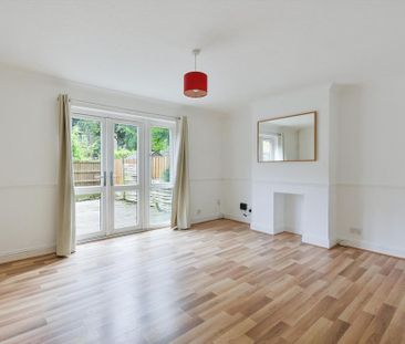 3 bedroom maisonette to rent - Photo 2