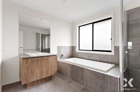 31 Bishopsgate Avenue, Tarneit VIC 3029 - Photo 5