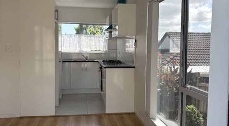 Freestanding two bedroom home - Photo 5