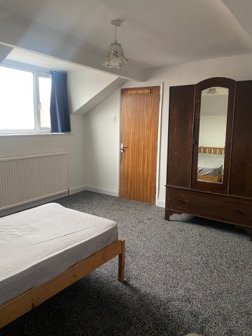 Room in a Shared Flat, Filey Street, S10 - Photo 2