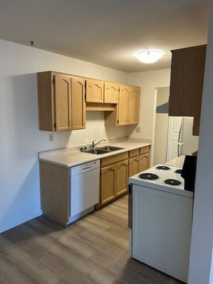 Mayfair Village East 2BD/1BA - Photo 1