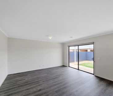 Easy Living in a Convenient Location - Photo 3