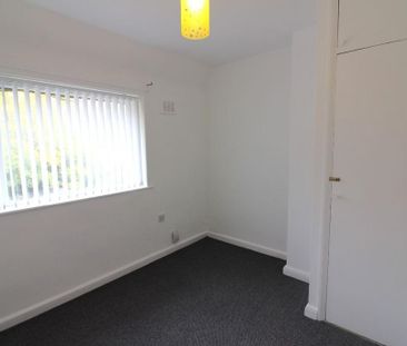 2 bedroom end of terrace house to rent - Photo 4