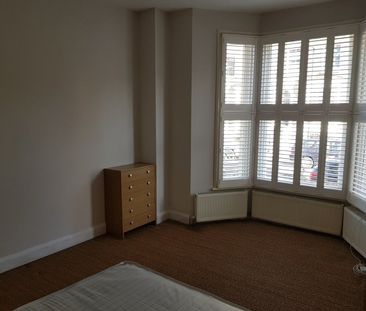 1 Bed Flat, Upper Ground Floor, SE5 - Photo 4