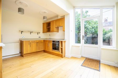 2 bedroom terraced house to rent - Photo 3