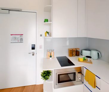 2 Bed Suite-Double Bed with Corner View - Photo 6