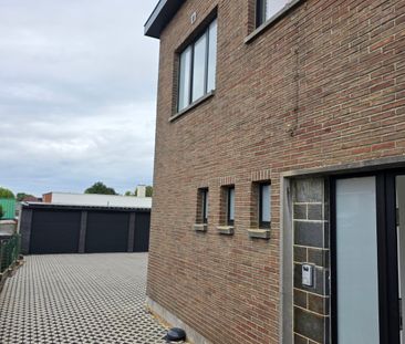 Gerenoveerde woning met drie slaapkamers en garage - Photo 5