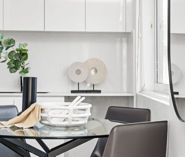 Stunning Fully Renovated 3-Bedroom Apartment - Photo 5