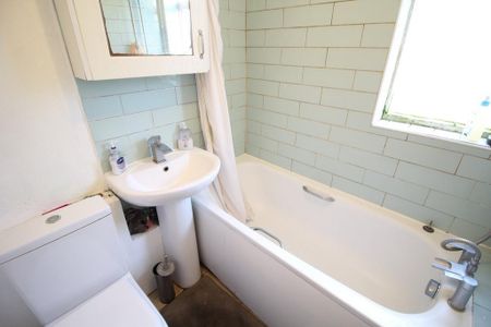 2 bedroom terraced house to rent - Photo 5