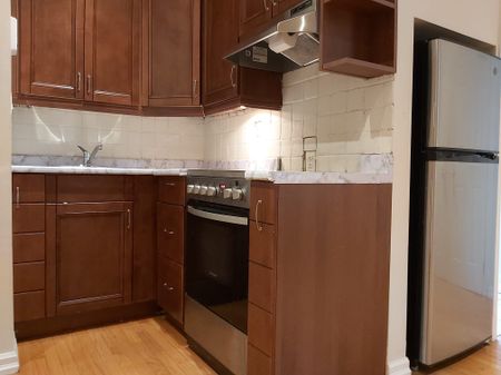 For Lease - 195 Carlton Street Unit# Unit #1, Toronto, Ontario - Photo 4