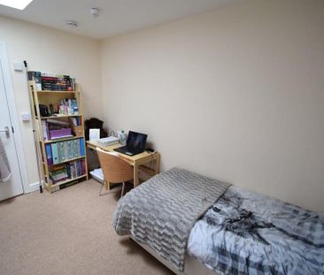 1 bedroom in a house share to rent - Photo 6