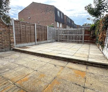 3 bedroom terraced house to rent - Photo 2