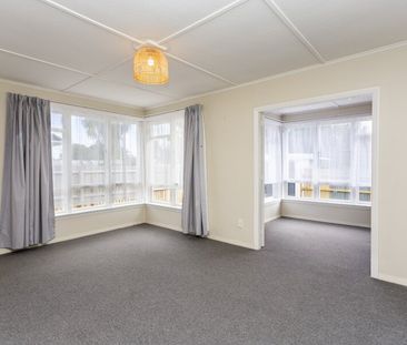 Stand alone two bedroom house! - Photo 1