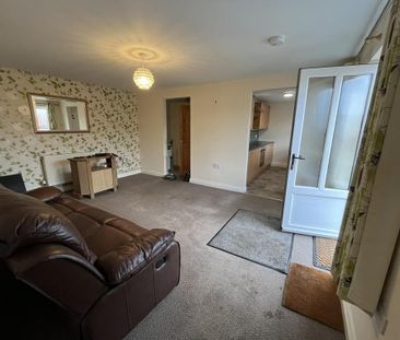 2 bedroom detached bungalow to rent - Photo 3
