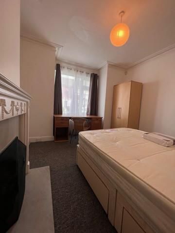 6 bedroom house to rent - Photo 3