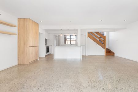 7/201 Graham Street, Port Melbourne VIC 3207 - Townhouse For Rent | Domain - Photo 2
