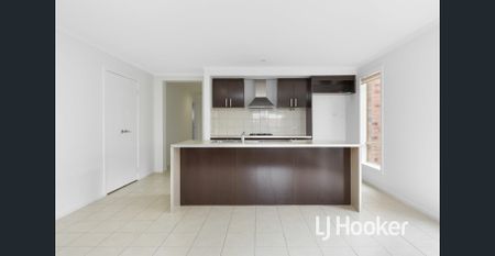 Fresh 3 Bedroom - Photo 4