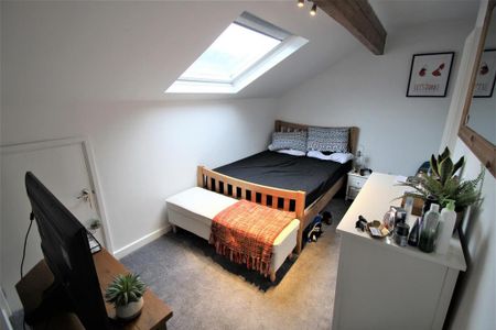 4 bedroom terraced house to rent - Photo 4