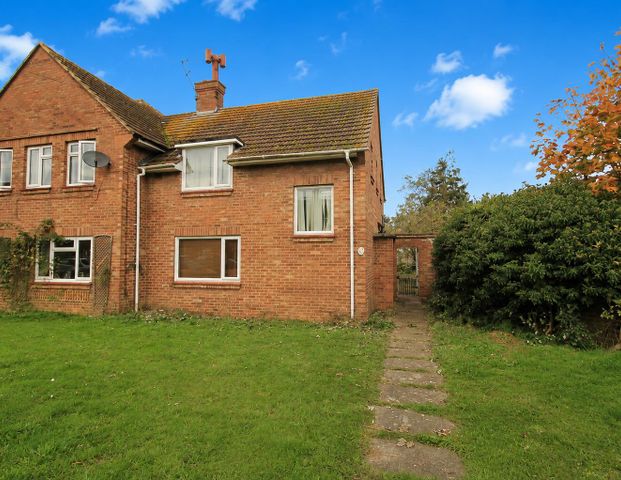 Elizabeth Avenue, Staines-Upon-Thames TW18, London - Photo 1