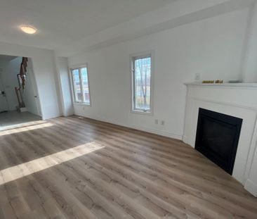 For Lease - 1 HUGHES Street, Collingwood, Ontario - Photo 1